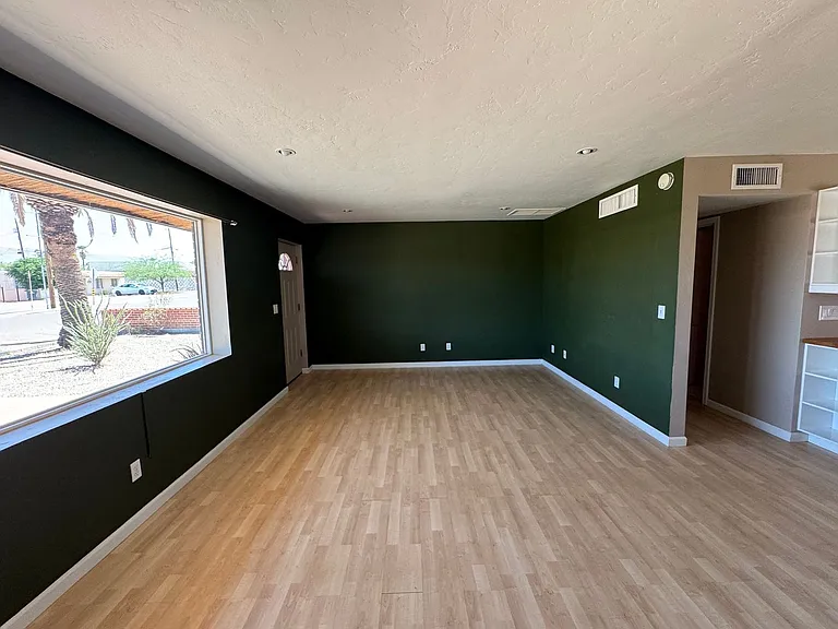 1608 E Copper St — Photo 4