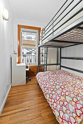 5th image of 57 W 58th St APT 4