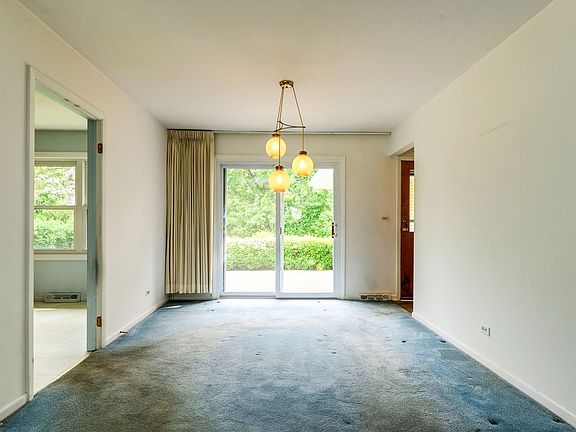 5th image of 429 N Macarthur Dr