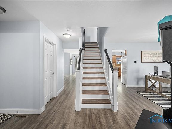 5th image of 25128 Belmont Ct