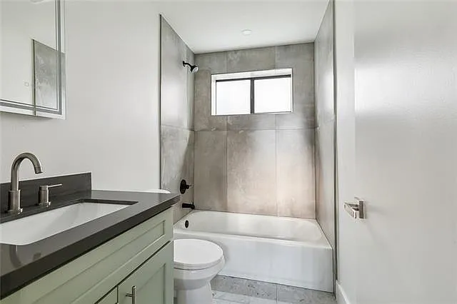 2115 Danneel St #201 — Photo 4