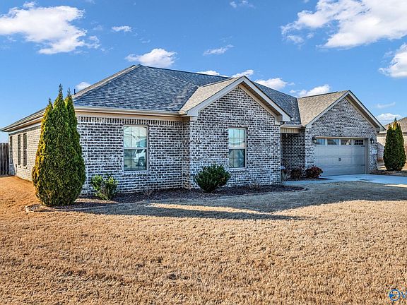 2nd image of 114 Stillwood Dr