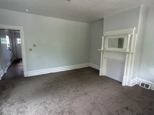 422 Stokes Ave, Braddock, PA 15104