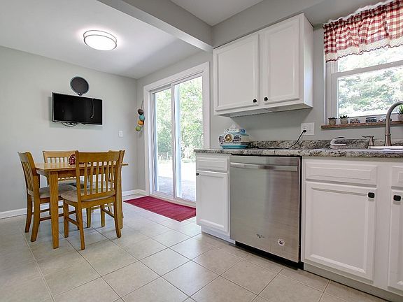 5th image of 6041 Catherine Dr