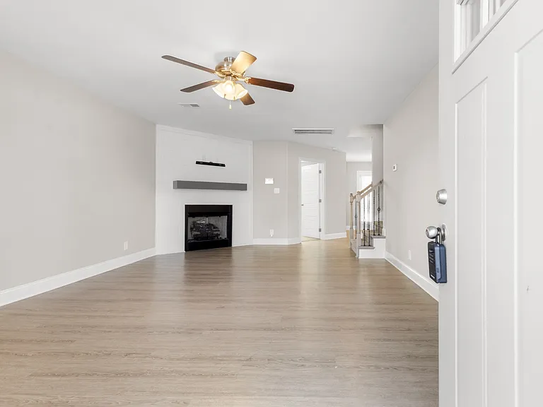 618 Battery Ct — Photo 7
