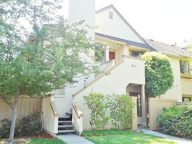 1st image of 1935 Huxley Ct
