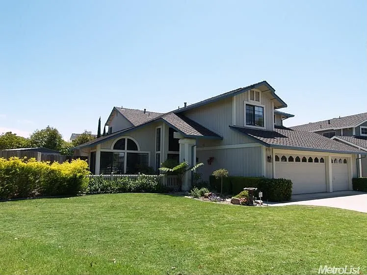 1018 Nancy Pl photo 1