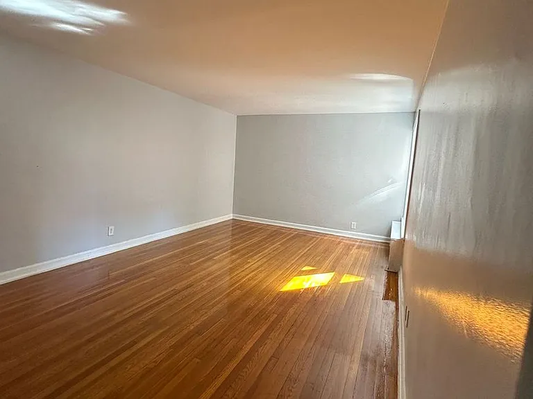 Waterfront Oasis: Luxe Living on Boulevard East, West New York, NJ — Photo 14