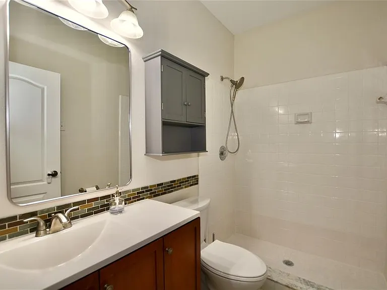 845 Normandy Trace Rd — Photo 17