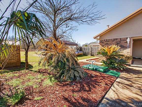 3rd image of 822 County Road 1 S