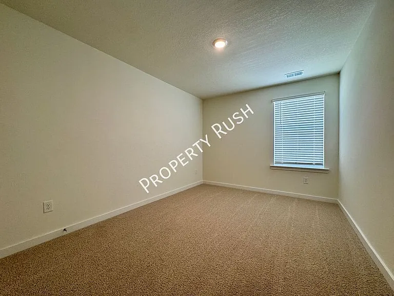 7535 Bendire Loop — Photo 39