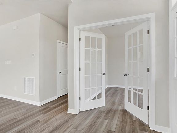 3rd image of 6300 Fawncrest Ln