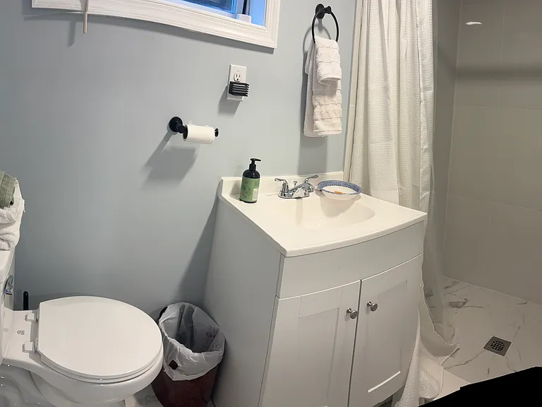 826 Bailey Ave #BASEMENT — Photo 1