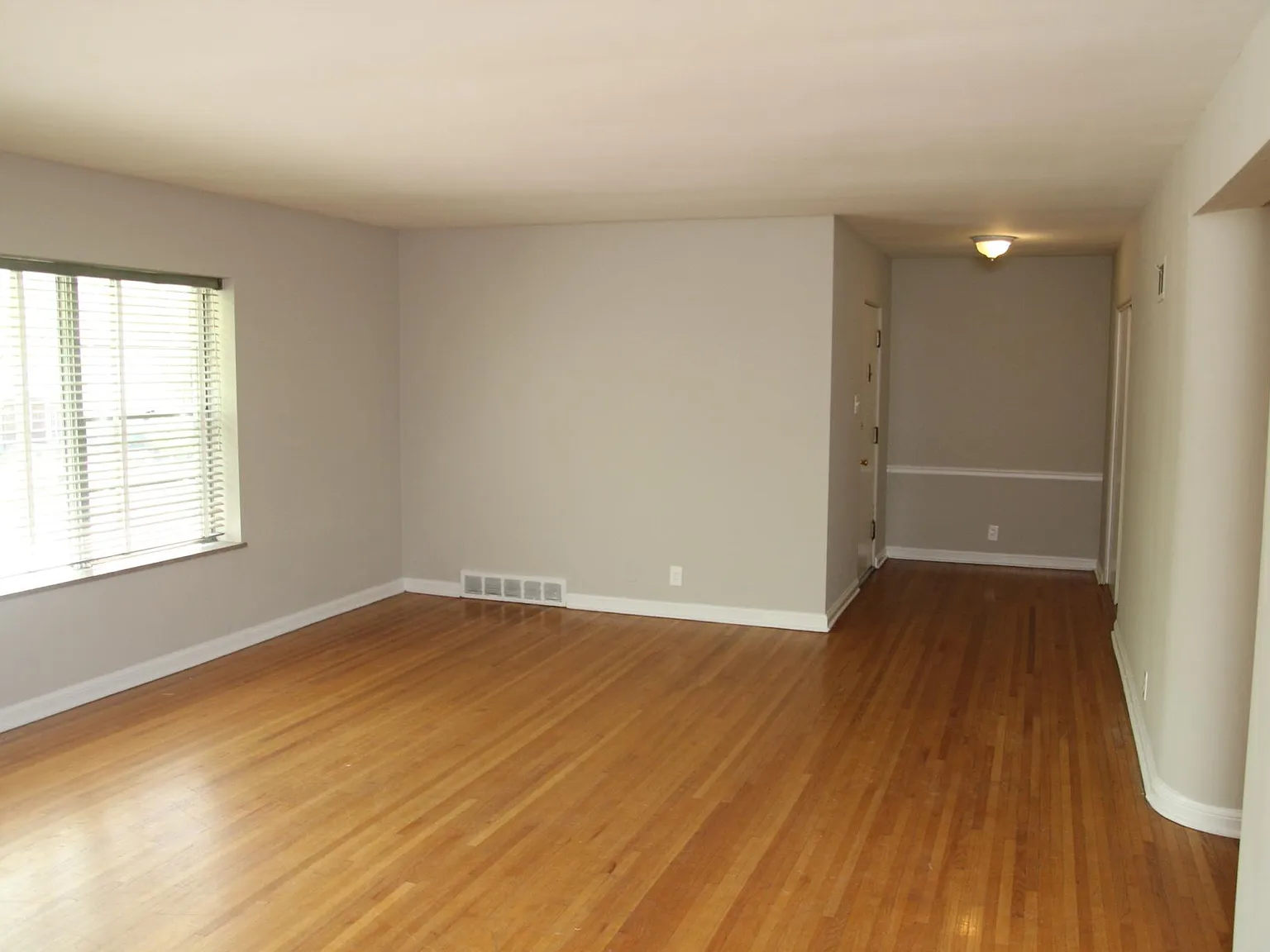 3 bed, 1500 sqft, $1,895 — Photo 3