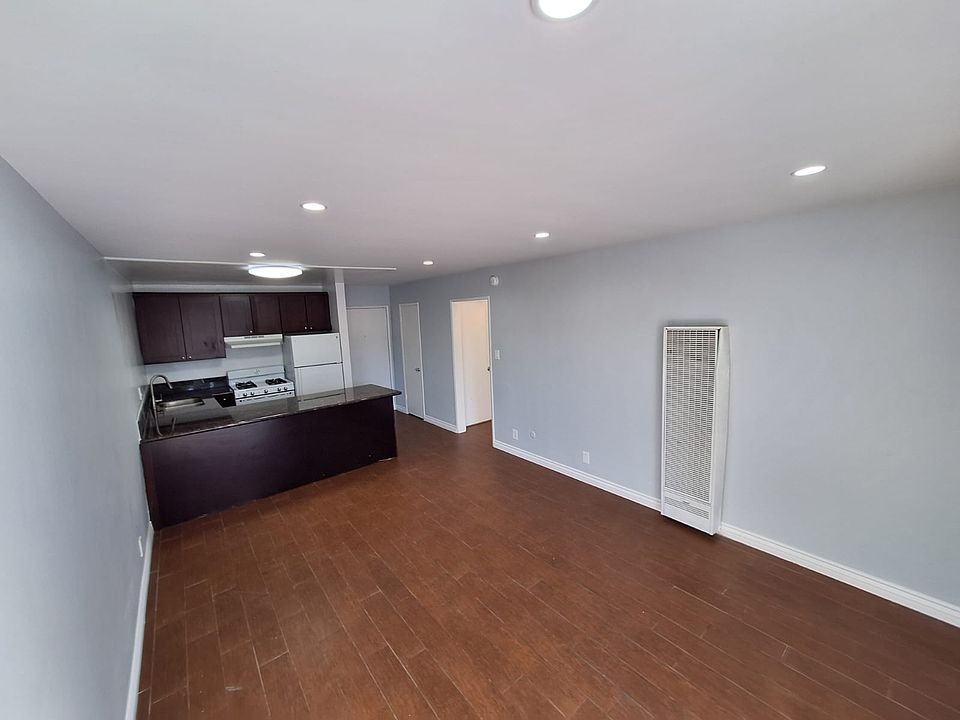 1st image of 3100 Bellevue Ave #205
