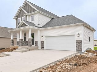 702 River Ridge Dr, Waterford, WI 53185