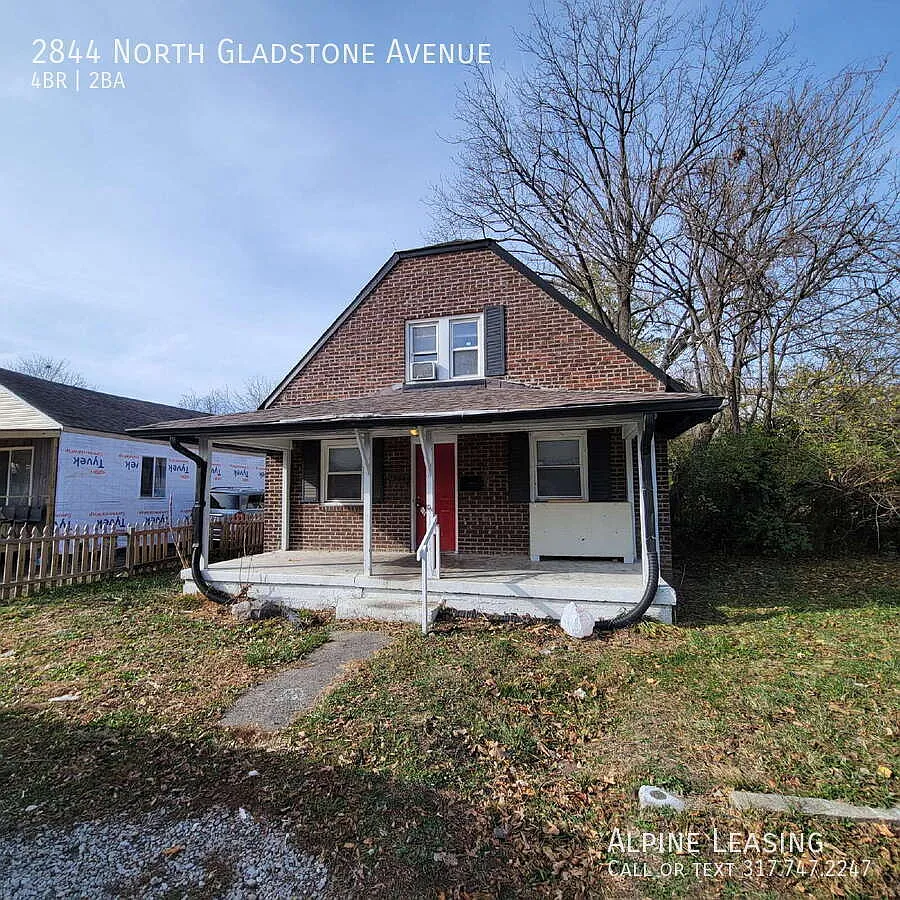 2844 N Gladstone Ave photo 1