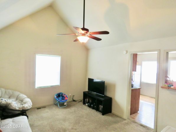 720 N Oak St, Webb City, MO 64870