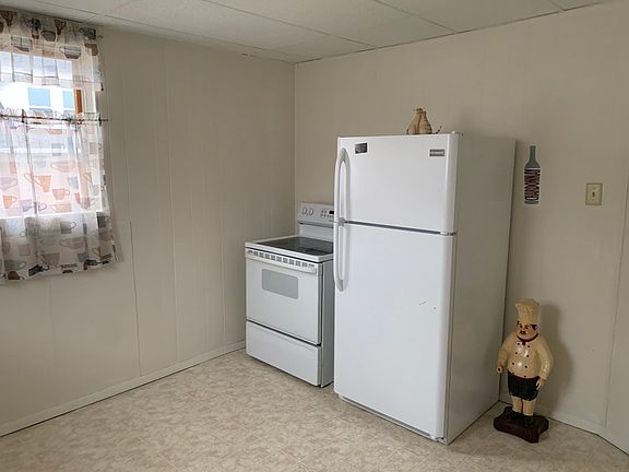 2nd image of 425 Brandon St #B