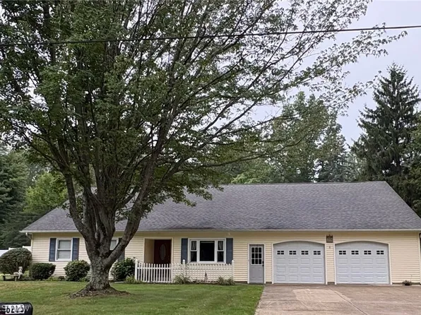 6215 Robinhood Ln, Ashtabula, OH 44004