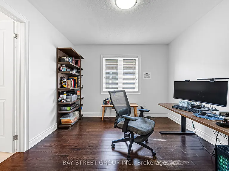 60 Mohandas Dr — Photo 33