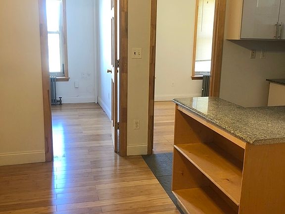 4th image of 4319 34th Ave #2R