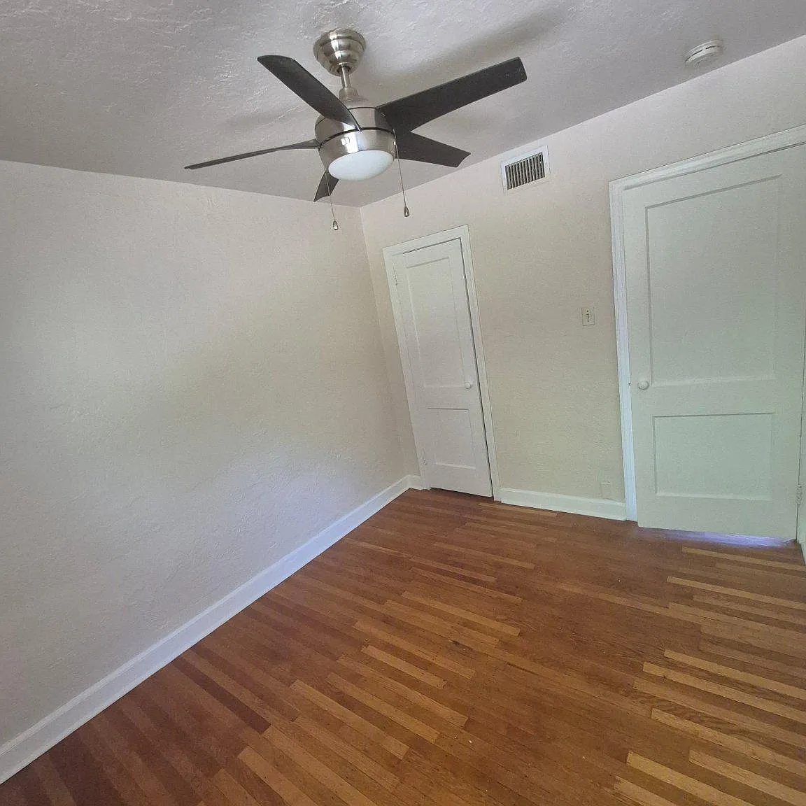 2 bed, 1.0 bath, 850 sqft, $1,295 — Photo 3