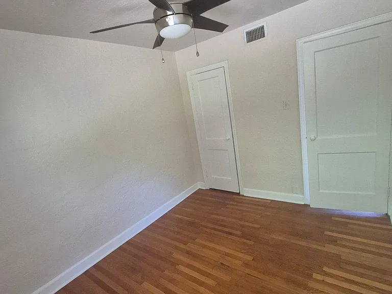 395 1/2 E Cliveden St #1 — Photo 3