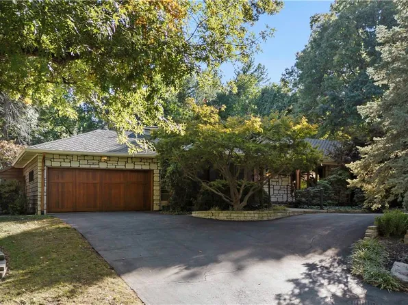 3517 Eastvale Rd, Mission, KS 66205