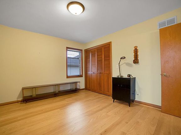 5th image of 38 N Washington St
