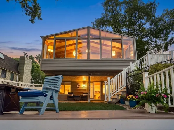 86 Bates Point Rd, Webster, MA 01570