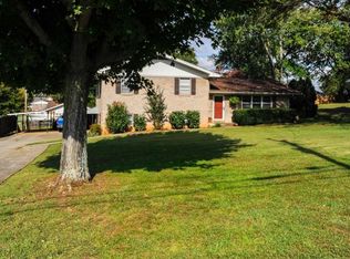 405 Merritt Rd, Maryville, TN 37804