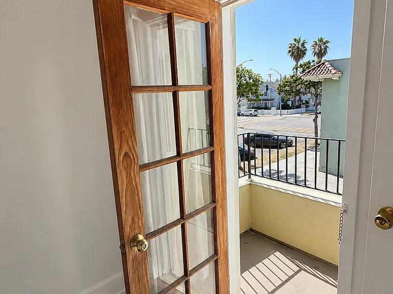 617 Lime Ave #C — Photo 10