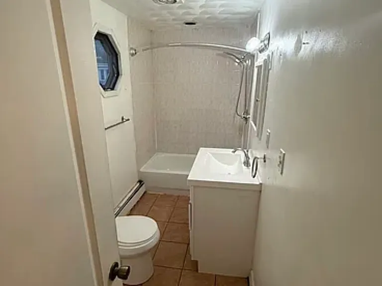 88 Vine St #2 — Photo 6