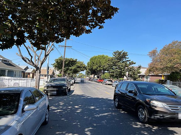 4th image of 605 W 51st St