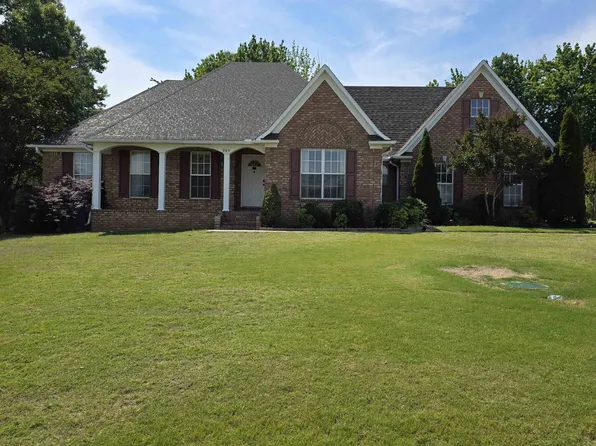 995 Williamsburg Dr, Atoka, TN 38004
