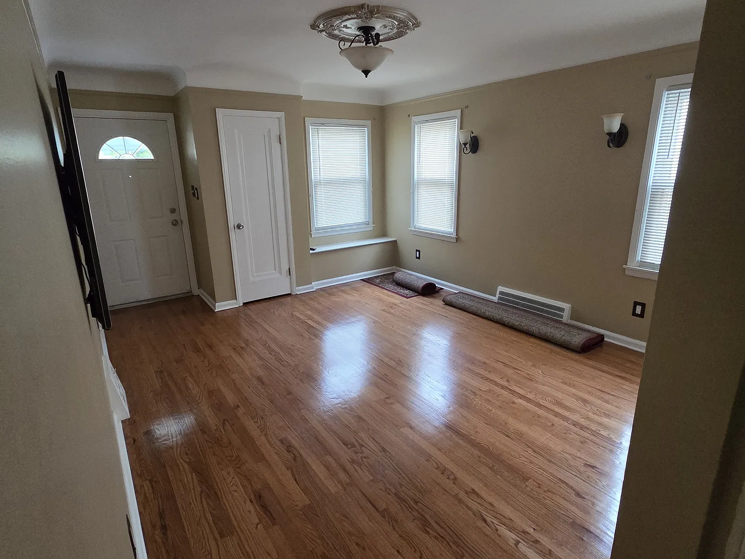 2 bed, $1,400 — Photo 4