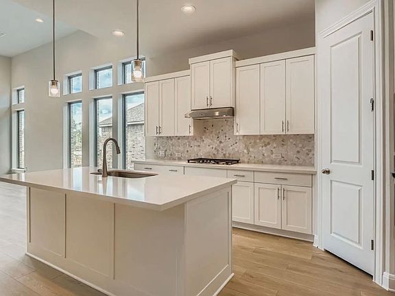 4th image of 310 Prickly Poppy Loop