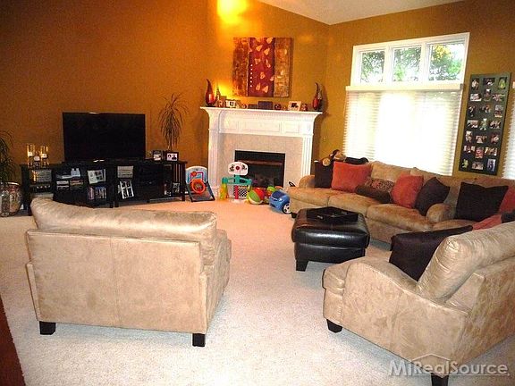 5th image of 48816 Bradford Dr
