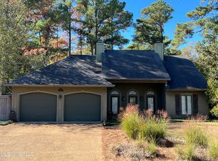 75 Moss Woods Dr, Madison, MS