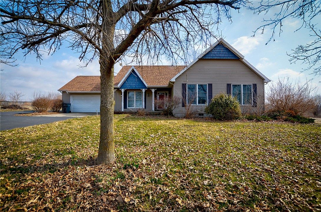 13192 Boody Rd, Moweaqua, IL 62550 | Zillow
