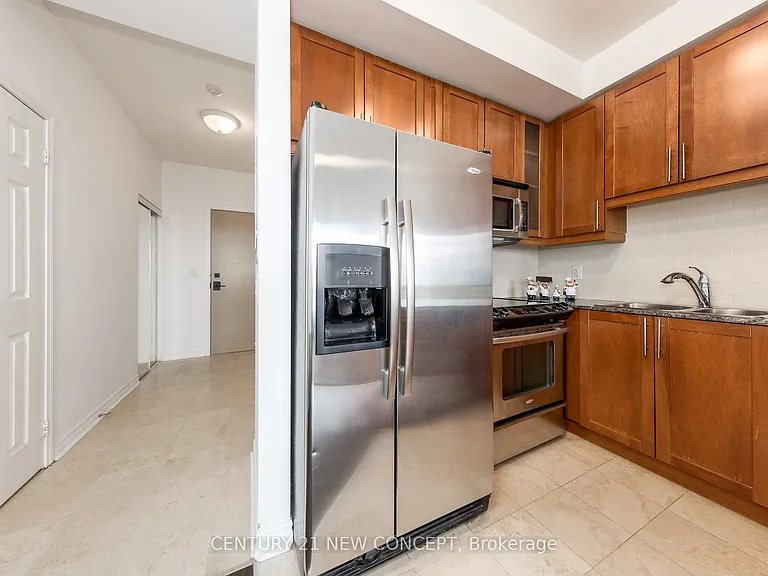 18 Holmes Ave #1812 — Photo 4