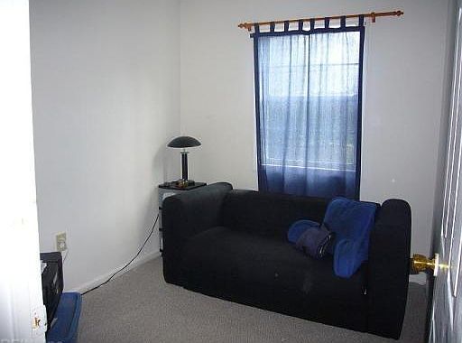 4th image of 31 Roffman Pl