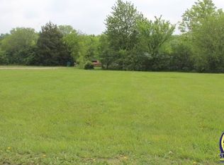 9395 Delaware Dr, Ozawkie, KS 66070