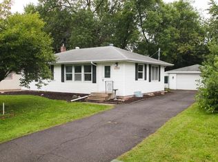 2701 Apache Rd N, North Saint Paul, MN 55109