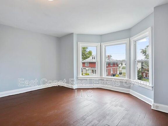 3rd image of 221-223 W Howard St
