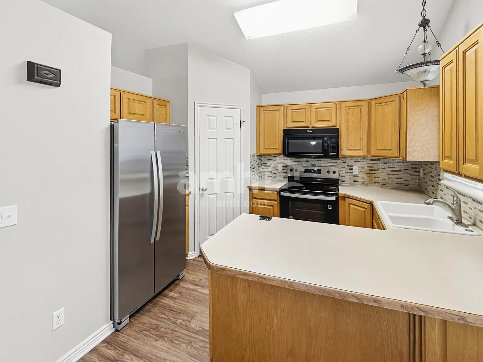 4 bed, 3.5 bath, 1880 sqft, $2,510 — Photo 4