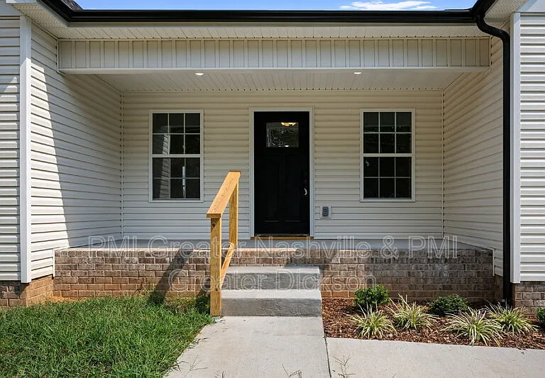 1014 Northside Dr — Photo 2