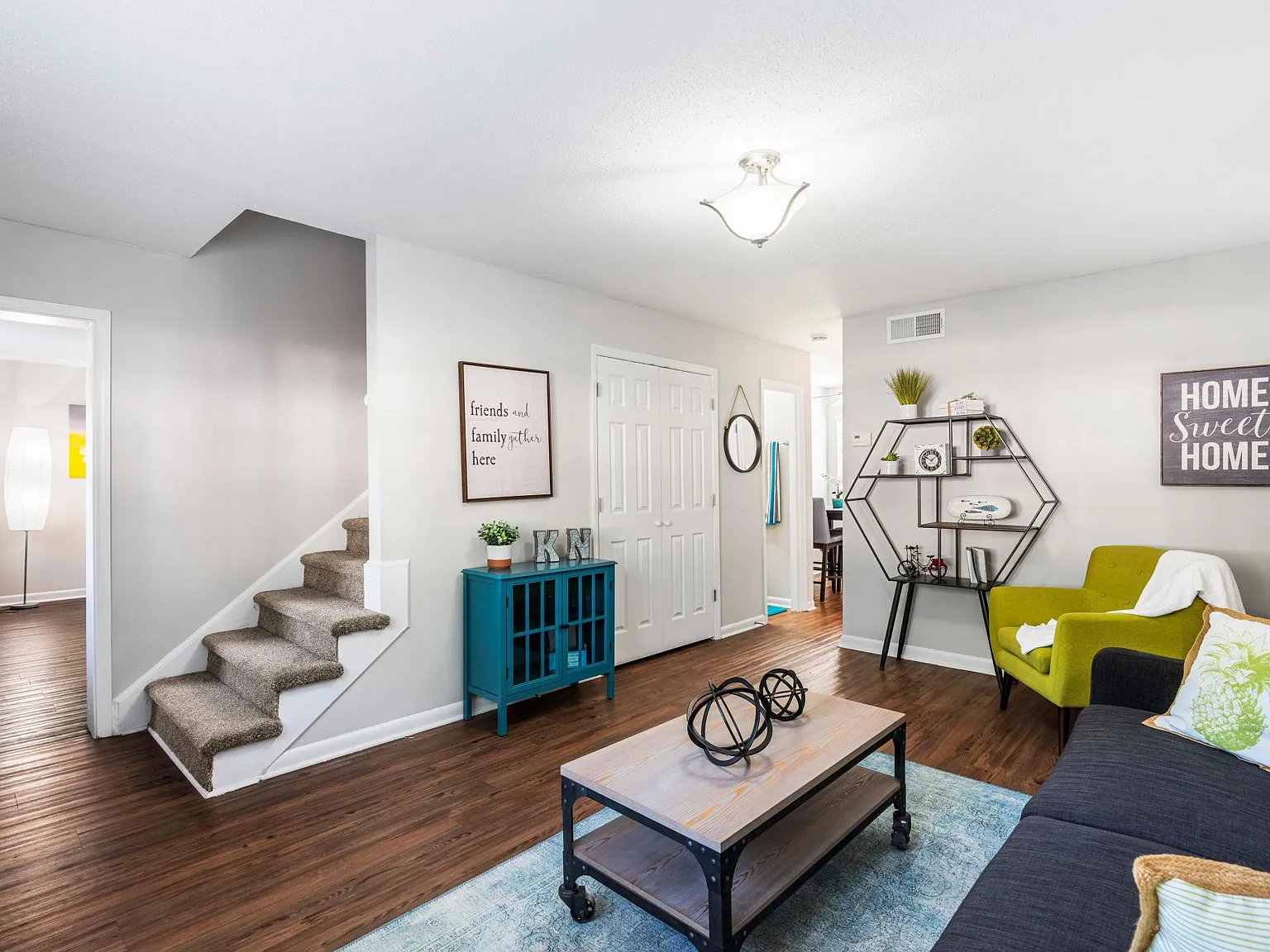 Knollwood Townhouse Apartments — Photo 4