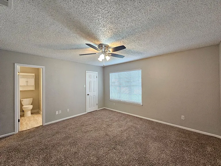 2301 Zinnia Ct — Photo 12